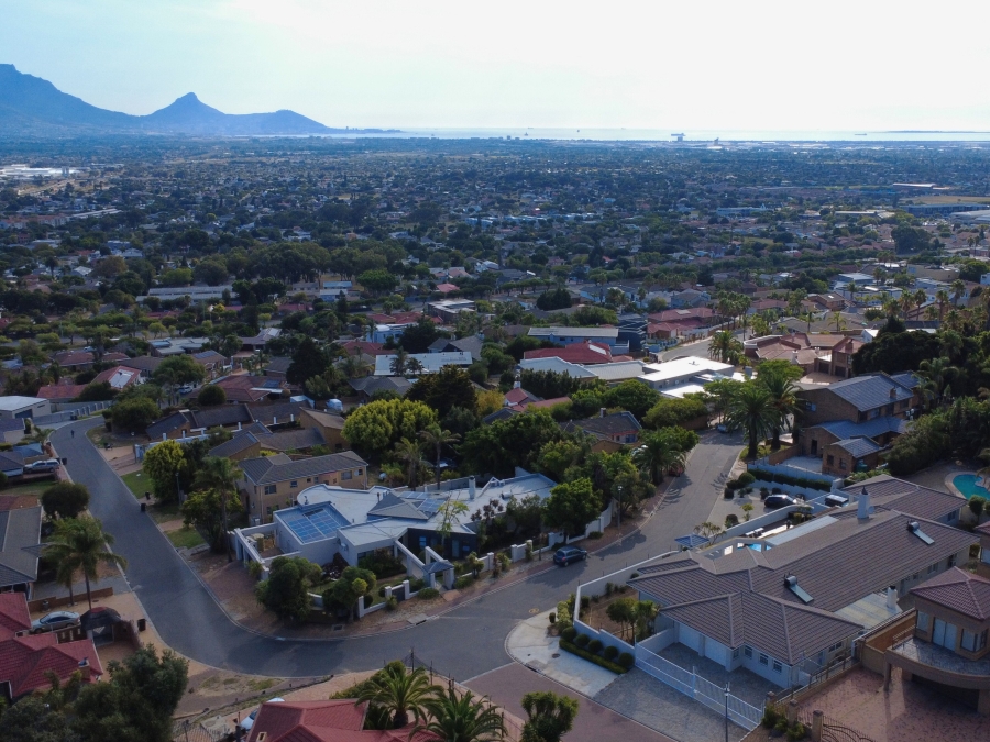 5 Bedroom Property for Sale in Plattekloof 2 Western Cape